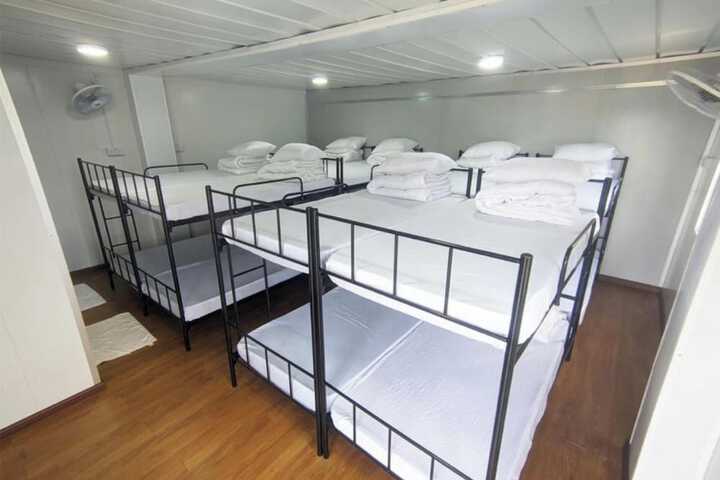 Room 10 of 31