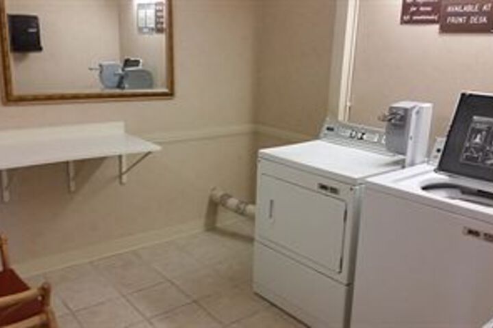 Room 32 of 40