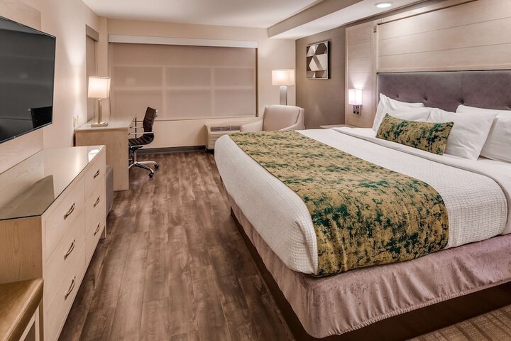 Room 10 of 27