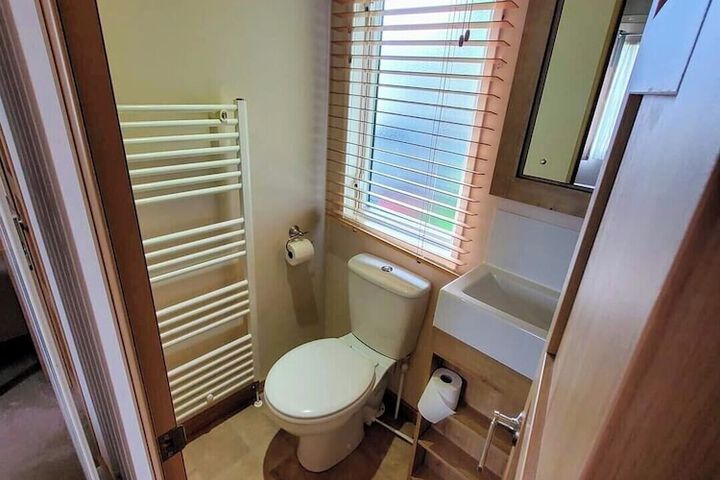 Room 5 of 13