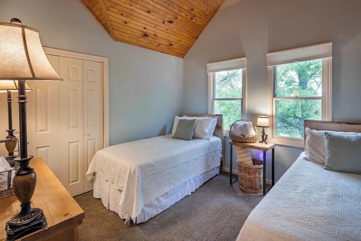Room 15 of 49