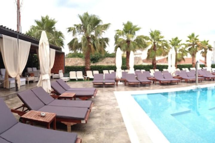 Pools & Facilities