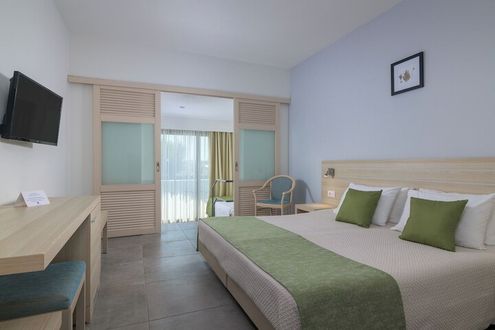 Room 9 of 60
