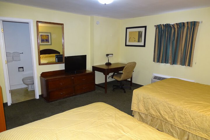 1 Queen Bed (22 of 23)