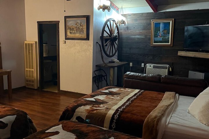 2 Queen Size Bed Room (1 of 4)