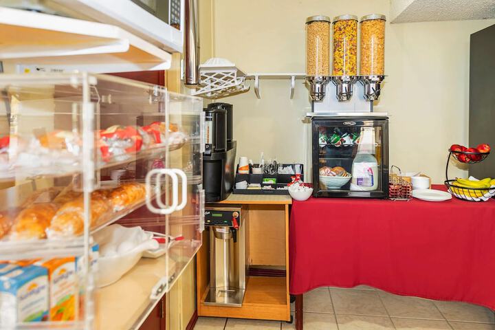 Breakfast area