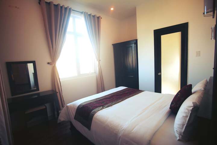 Room 6 of 31