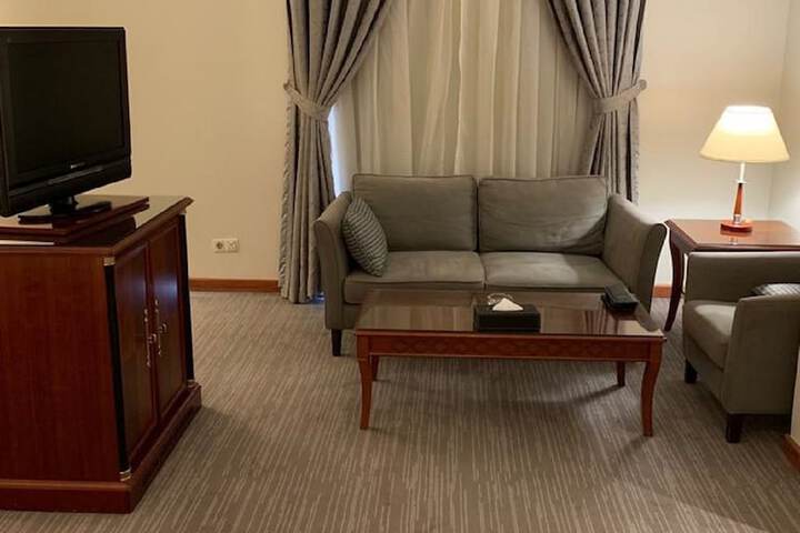 Room 37 of 132