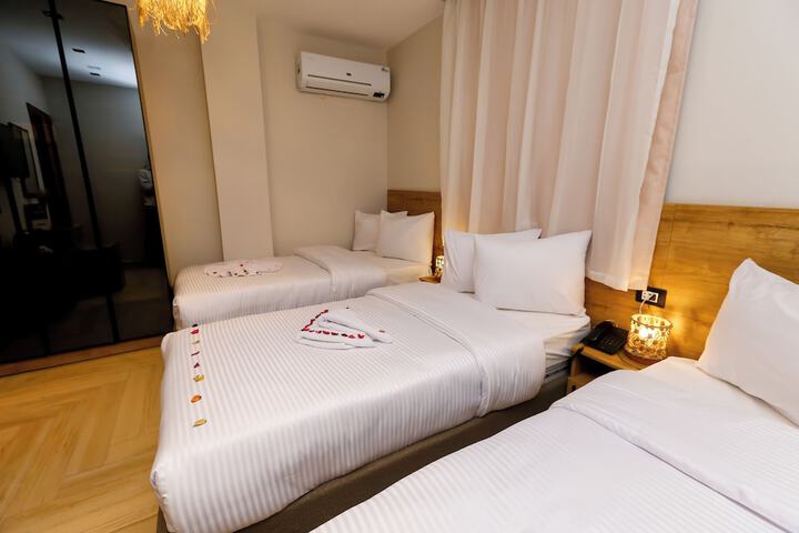 Room 20 of 150