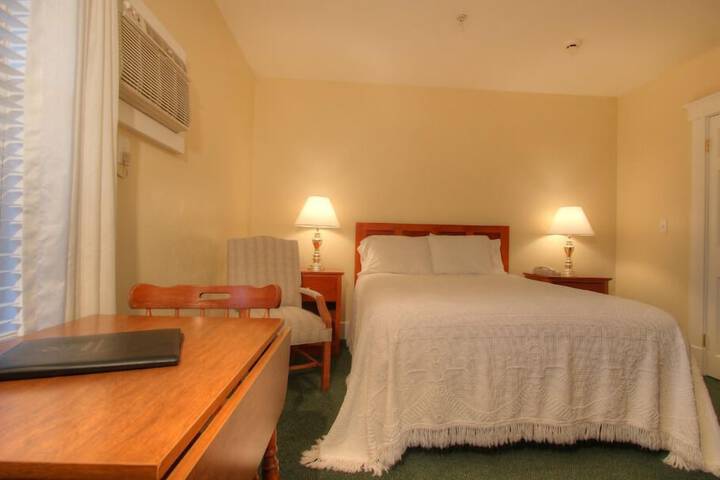 Room 25 of 101