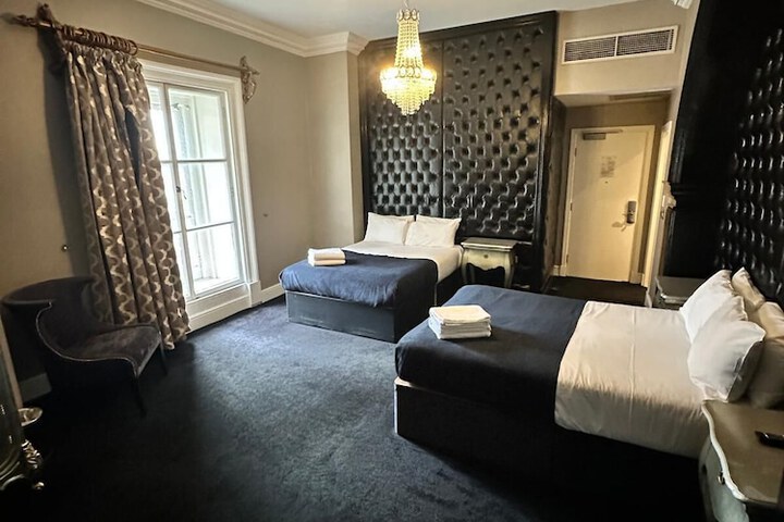 Room 38 of 171