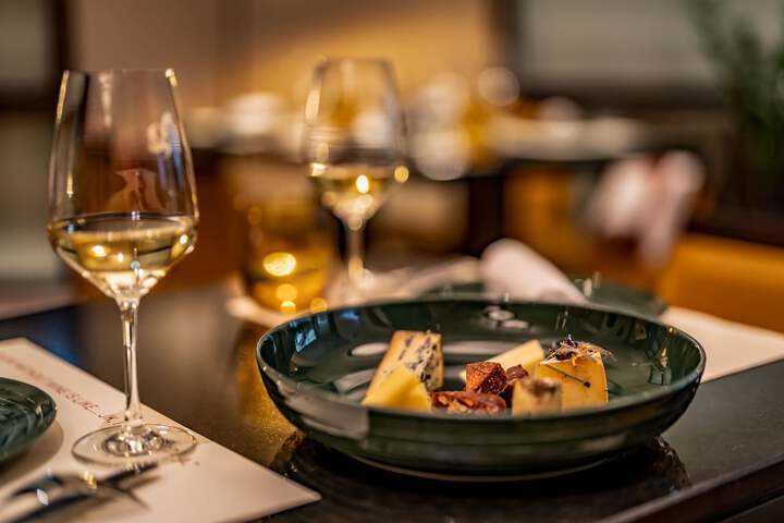 Dining 51 of 108