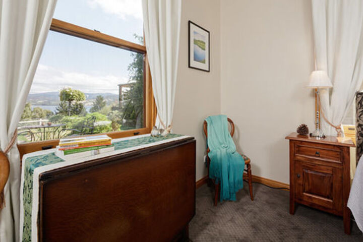 Room 6 of 38