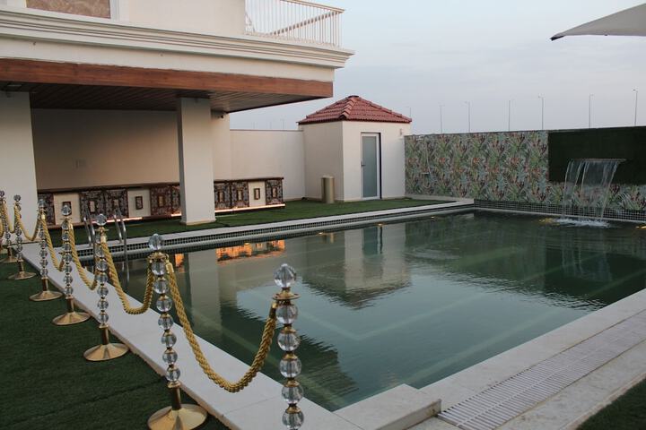 Pool 18 of 22