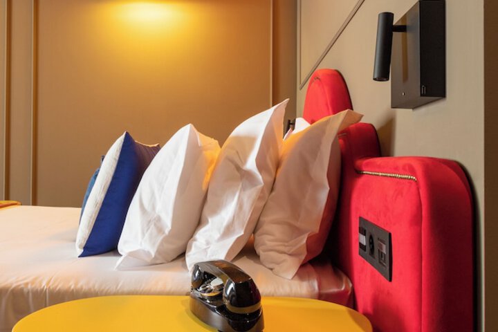 Room 42 of 141