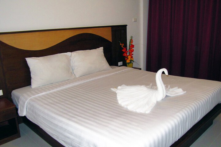Room 2 of 7