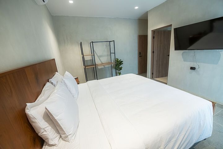 Room 7 of 24