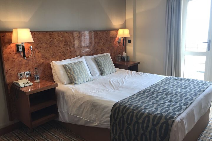 Room 6 of 72