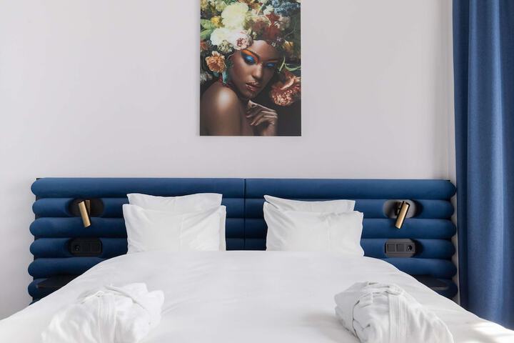 Room 45 of 229