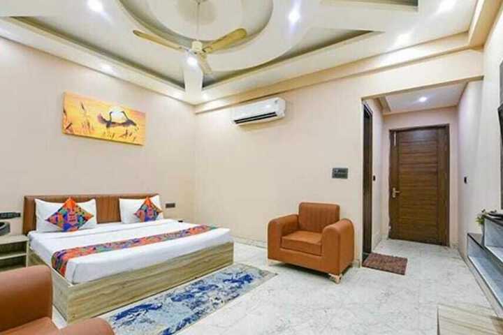 Room 3 of 7