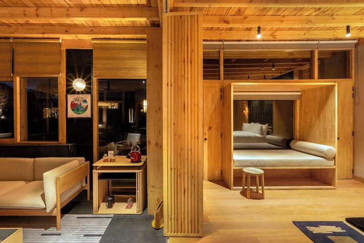 Room 4 of 28