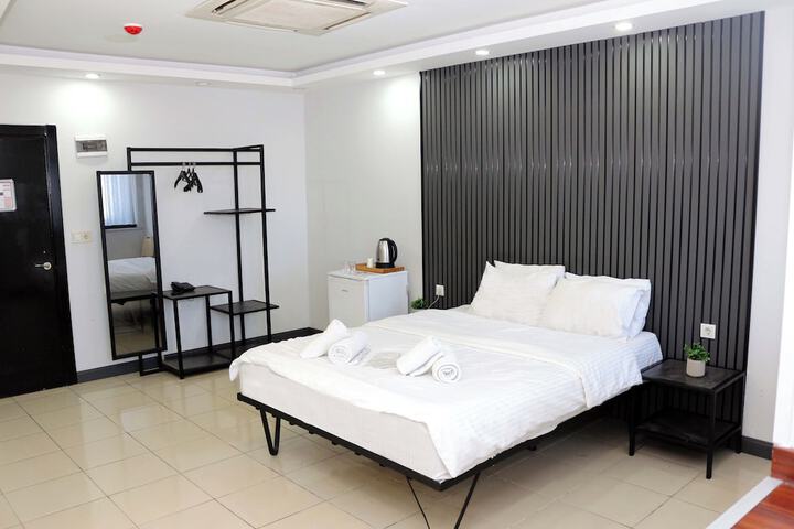 Room 85 of 108