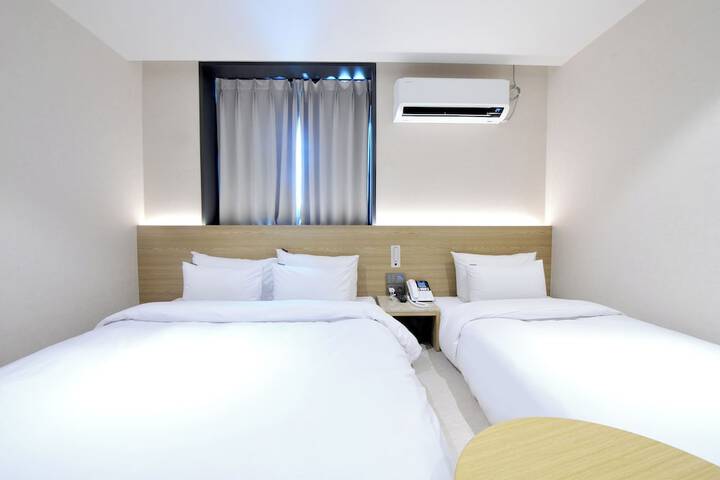 Room 25 of 64