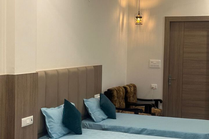 Room 53 of 95
