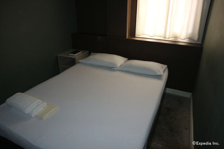 Room 12 of 35