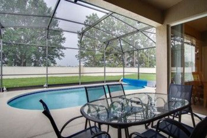 Pool 21 of 27