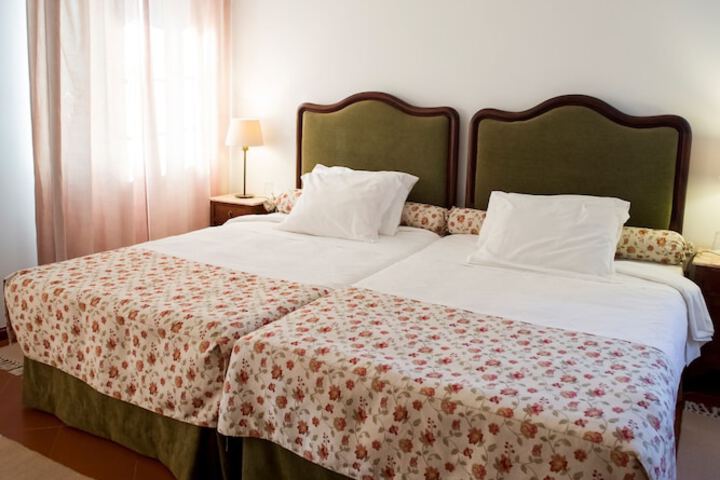 Room 4 of 27