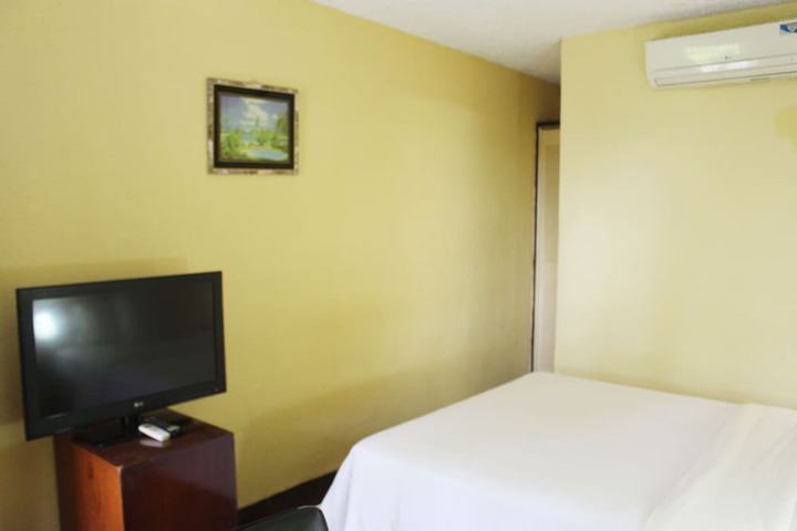 Room 10 of 35