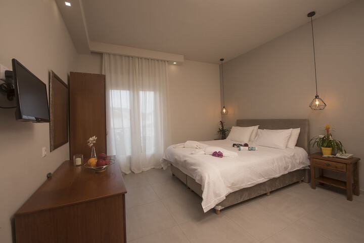 Room 8 of 43