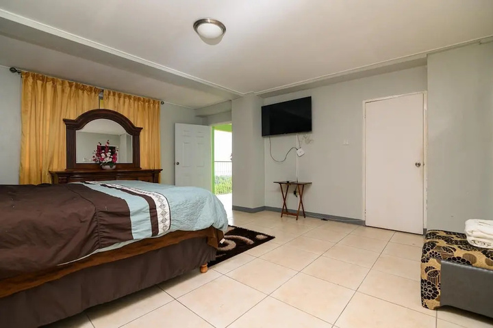 Room 5 of 15