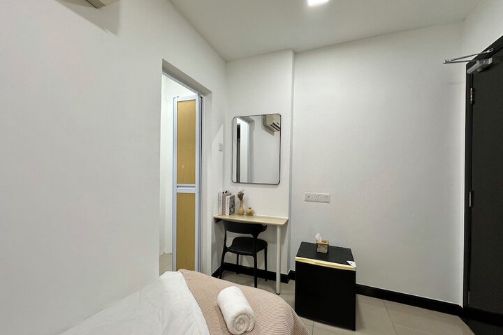 Room 14 of 36