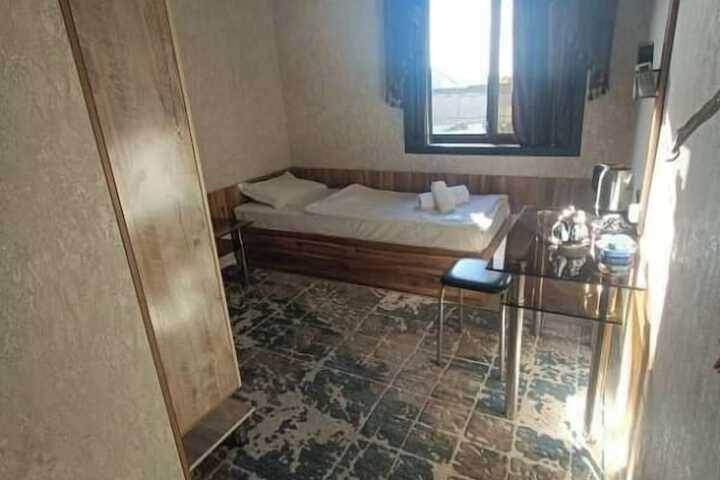 Room 5 of 29