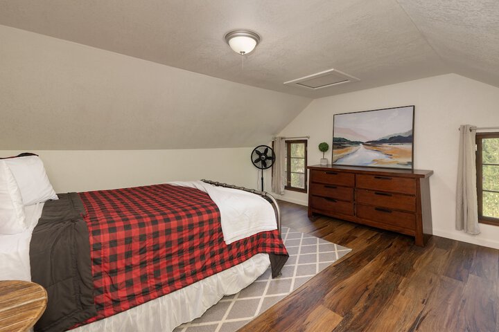 Room 11 of 115