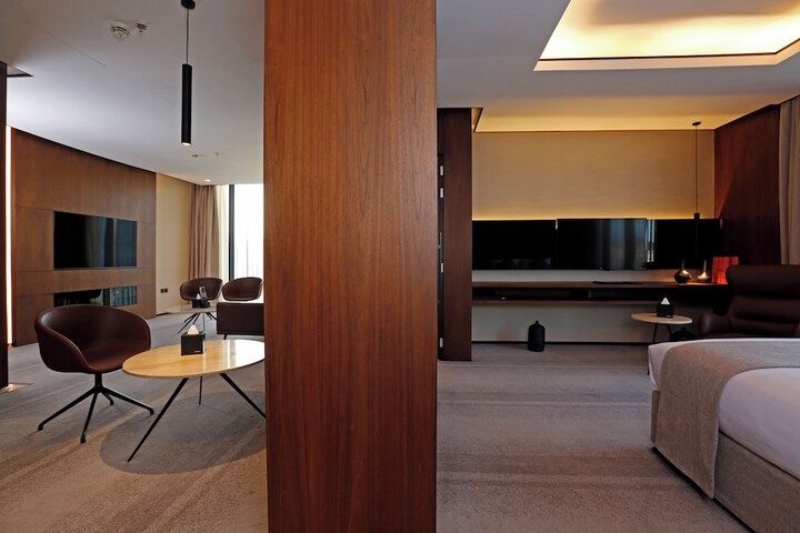 Room 15 of 49