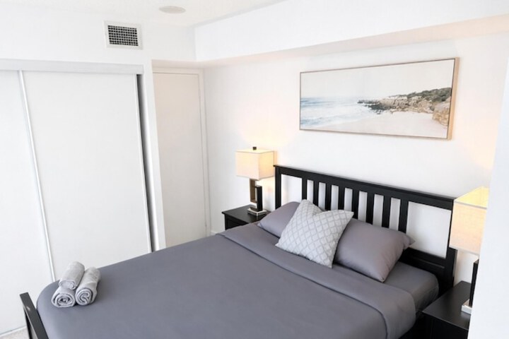 Room 4 of 108