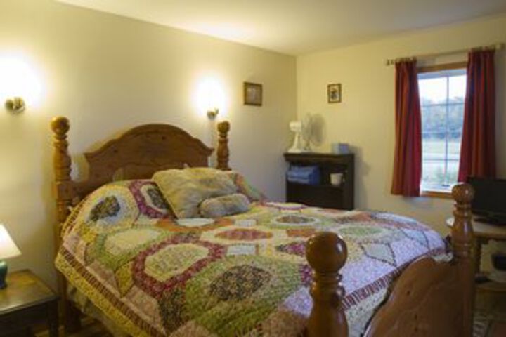 Room 32 of 103