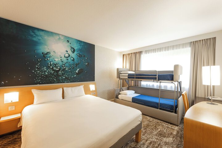 Room 2 of 103