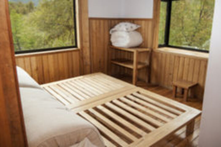 Room 9 of 27