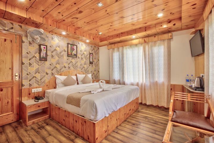 Room 3 of 27
