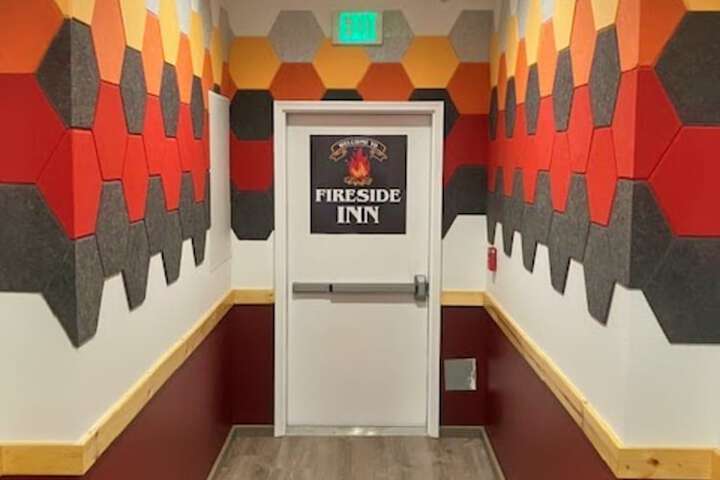 Ballroom/Hall 27 of 39