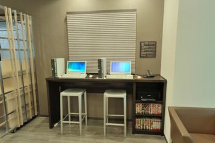 Business Center 5 of 38