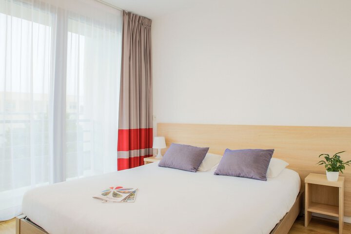 Room 3 of 32