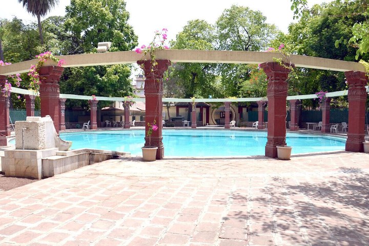 Pool 92 of 135