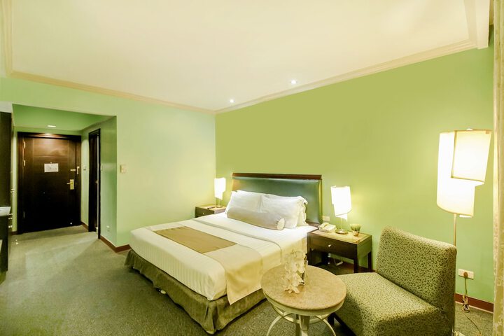 Room 4 of 69