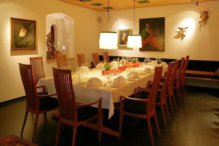 Dining 52 of 75