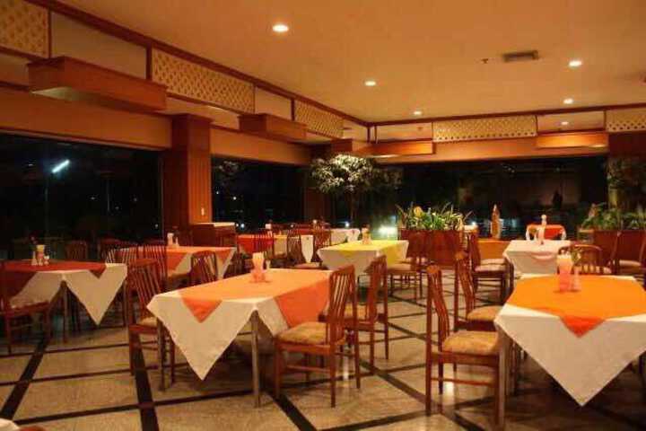 Dining 56 of 72
